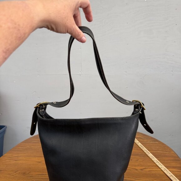 Vintage Black Leather Bucket Bag Heavy Duty Construction and Zipper - Picture 2 of 10